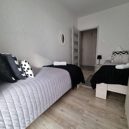 Q Apart Gold-Trzy Pokoje, Manufaktura, Klimatyzacja I Garaz Gratis, Tv Max, Fv, Gwarancja Zadowolenia Lódź Exterior foto