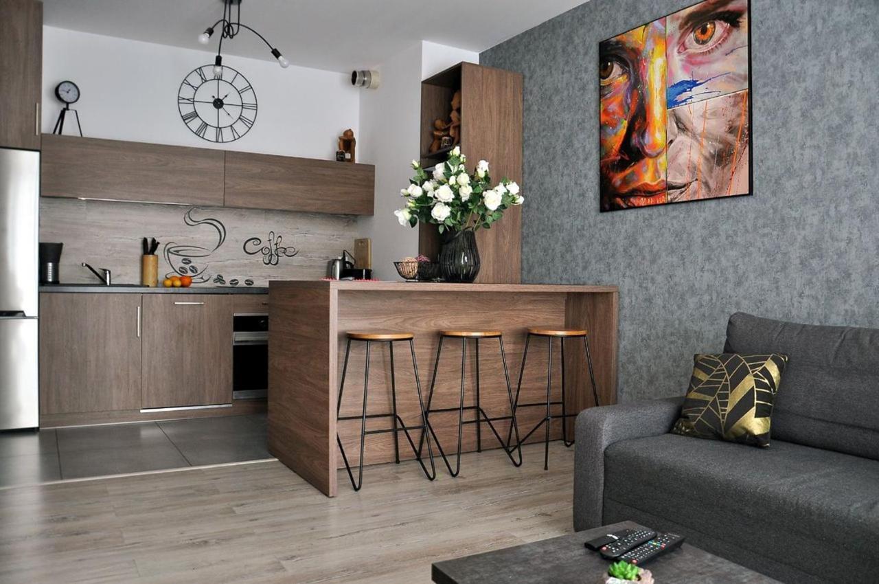 Q Apart Gold-Trzy Pokoje, Manufaktura, Klimatyzacja I Garaz Gratis, Tv Max, Fv, Gwarancja Zadowolenia Lódź Exterior foto