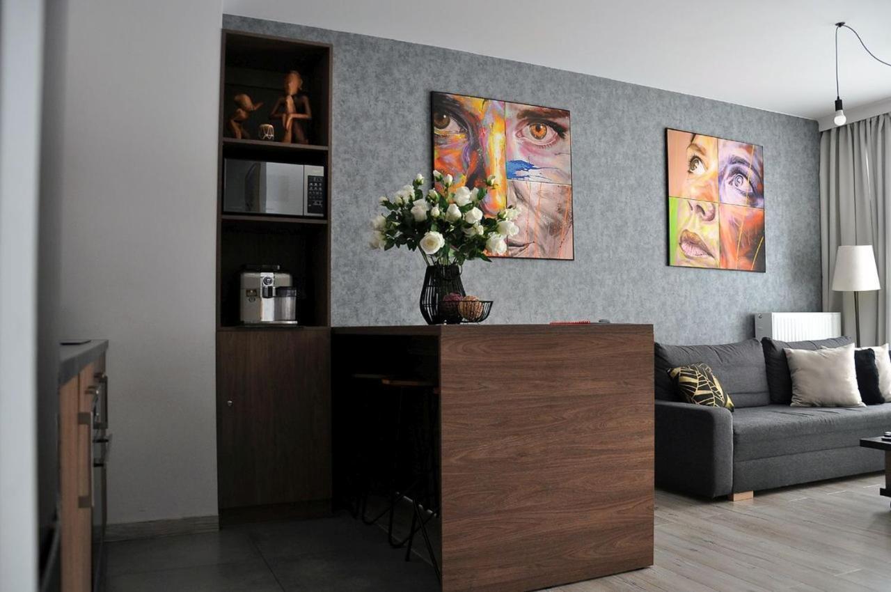 Q Apart Gold- Klimatyzowany 3 Pokojowy Apartament Przy Manufakturze Z Garazem Gratis, Fv Lódź Exterior foto