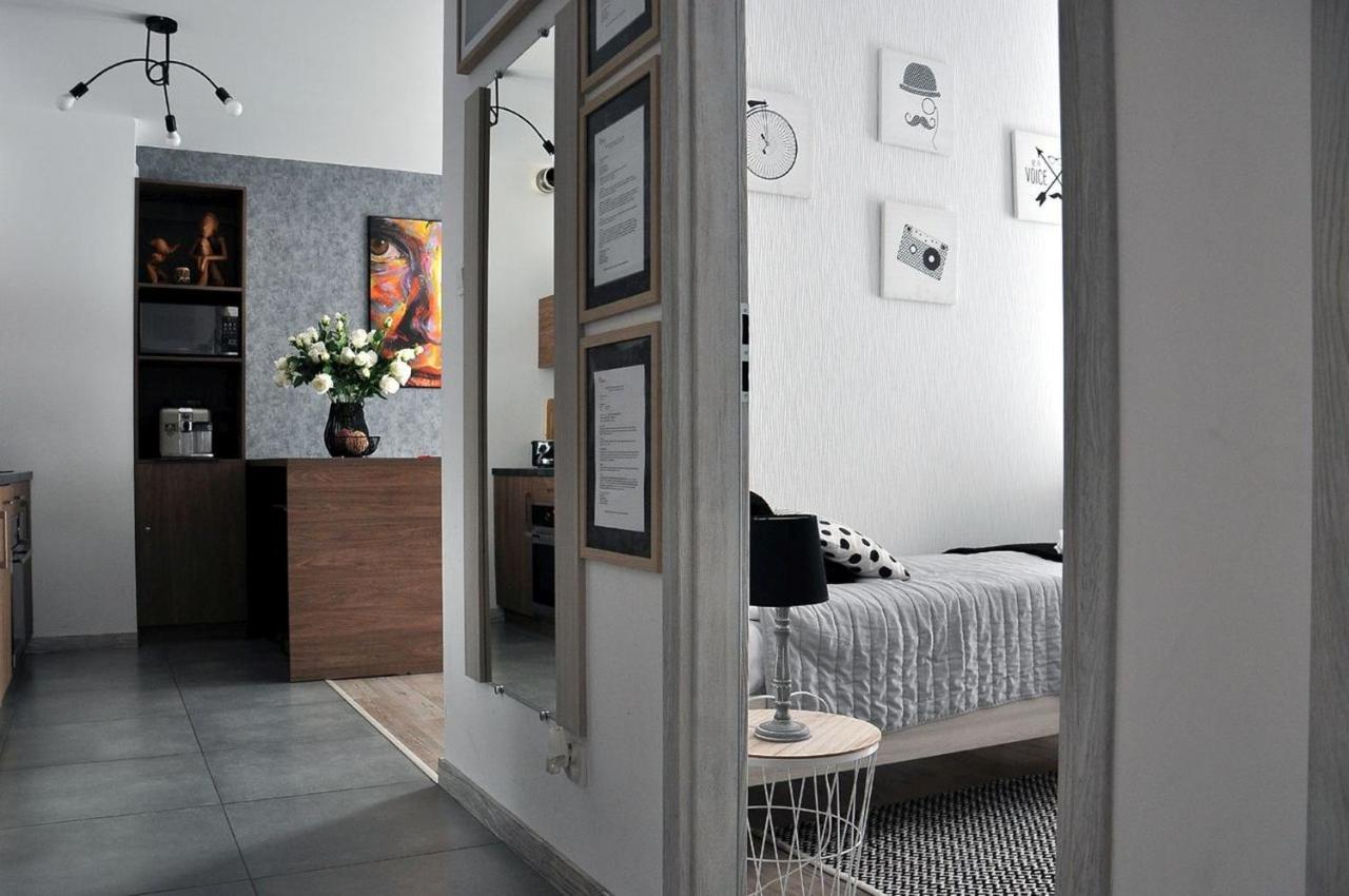 Q Apart Gold- Klimatyzowany 3 Pokojowy Apartament Przy Manufakturze Z Garazem Gratis, Fv Lódź Exterior foto
