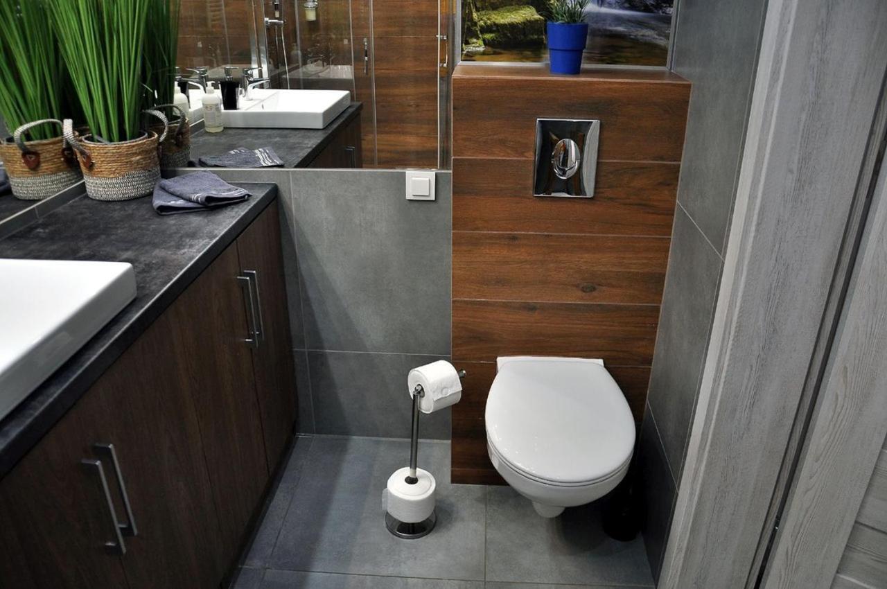 Q Apart Gold- Klimatyzowany 3 Pokojowy Apartament Przy Manufakturze Z Garazem Gratis, Fv Lódź Exterior foto