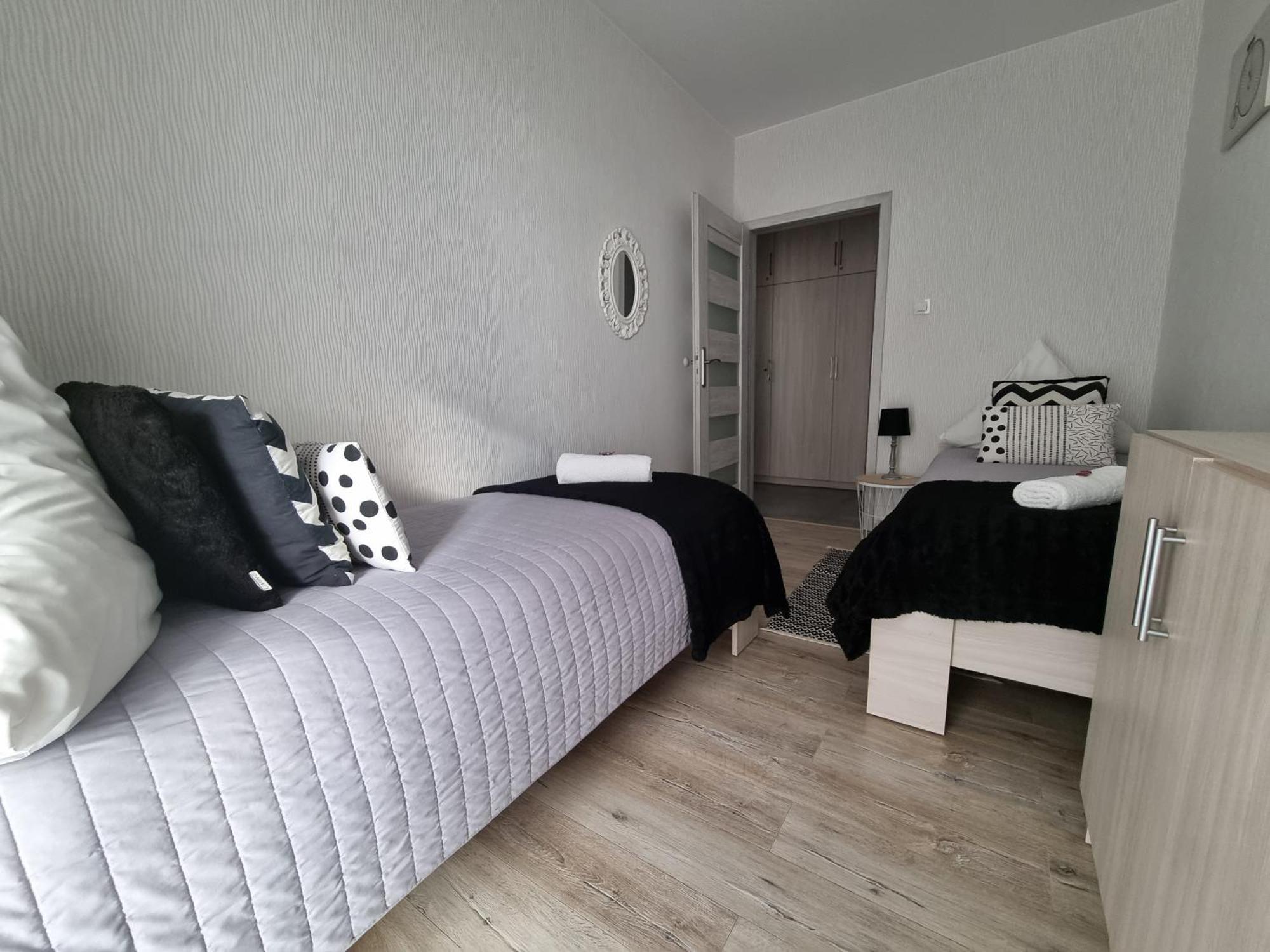 Q Apart Gold-Trzy Pokoje, Manufaktura, Klimatyzacja I Garaz Gratis, Tv Max, Fv, Gwarancja Zadowolenia Lódź Exterior foto